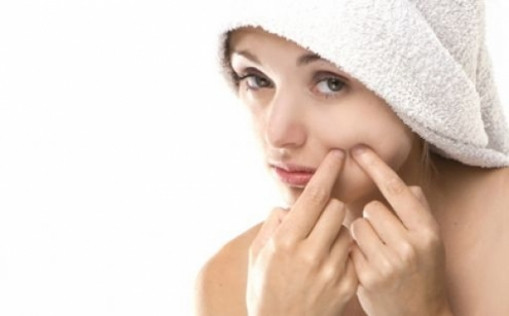 Aveti un copil care a inceput sa aiba tenul gras? Mergeti cu el la medicul endocrinolog