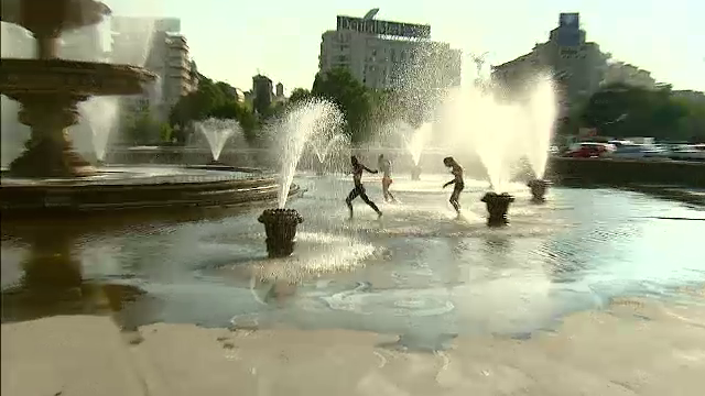 Romania se imparte intre codul galben de CANICULA si codul galben de VIJELII. Ce se intampla incepand de joi seara