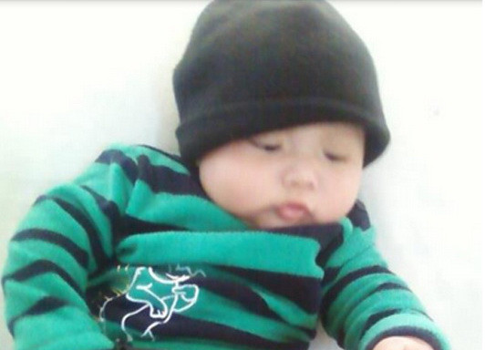 Facebook i-a inchis contul pe loc. Ce a postat tatal acestui bebelus pe internet. FOTO