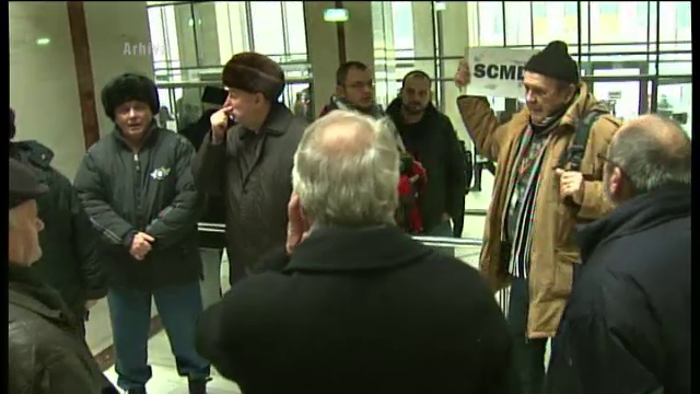 Deputatii au adoptat legea prin care se reintregesc veniturile pensionarilor militari