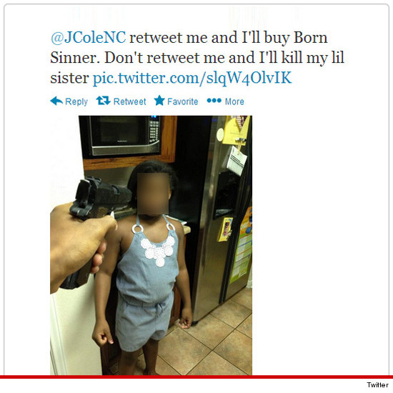 Politia l-a retinut imediat dupa ce a pus aceasta poza pe Twitter. Povestea din spatele imaginii