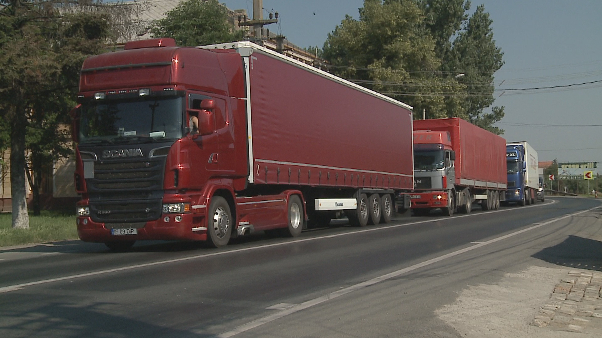 Sute de TIR-uri au creat o coada de trei kilometri la vama Bors.In Ungaria nu s-a circulat trei zile