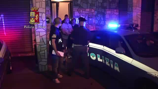 Clan mafiot romanesc, infiintat in Italia. Infractiunile pentru care au fost arestati 18 conationali