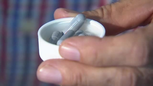 O bunica si nepoata ei au luptat cu o boala necrutatoare. Gestul emotionant facut de copil dupa ce s-a vindecat