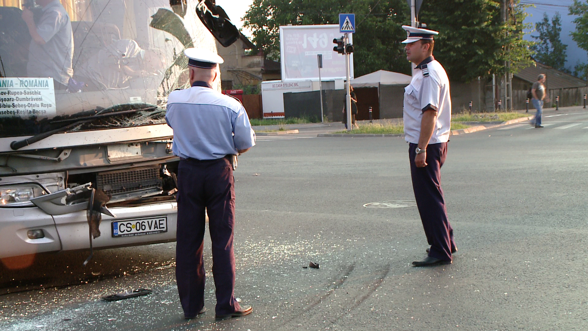 Accident cu doua autocare pline cu calatori, la Timisoara. GALERIE FOTO