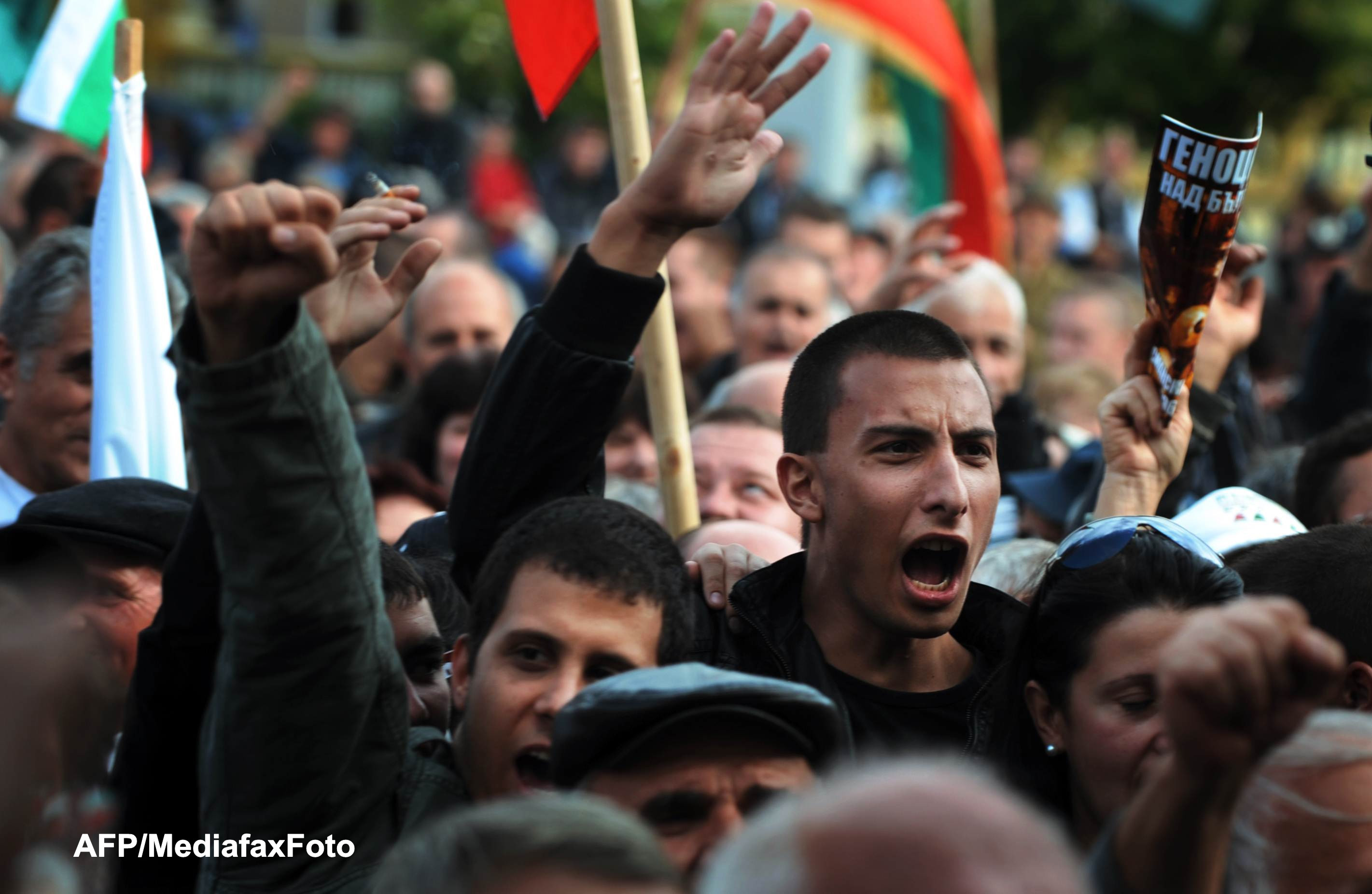 Ancheta a televiziunii nationale bulgare BNT: un partid a platit mai multi oameni ca sa protesteze
