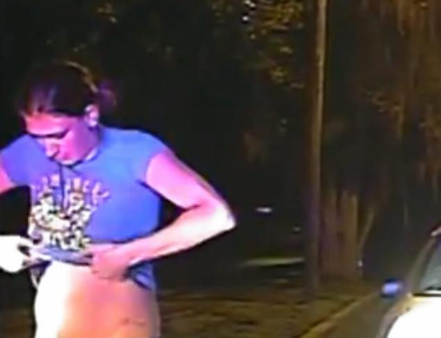 Umilita in plina strada de un politist. "M-a pus sa-mi ridic tricoul si sa scutur sutienul". VIDEO