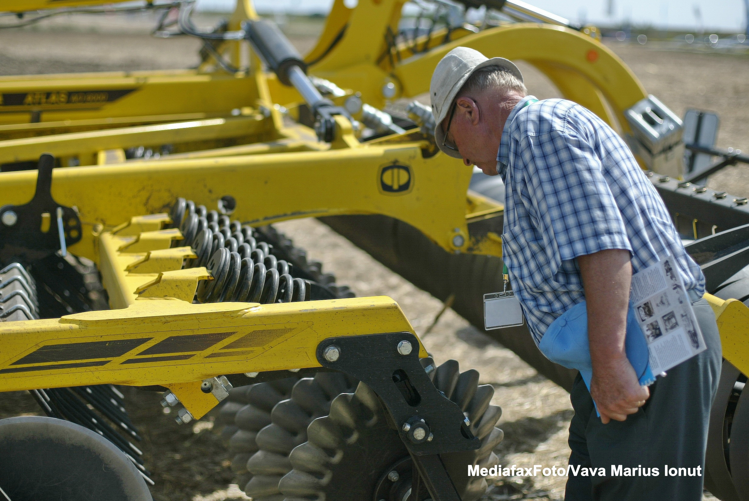 Constantin:Statul va acorda din 2014 ajutor nerambursabil de 15.000 euro pentru dezvoltarea fermelor