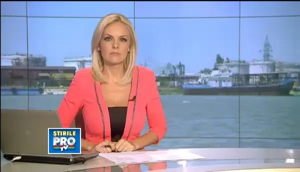 Incident naval la Galati. Un tanc petrolier s-a izbit de ponton si de o alta nava aflata in port