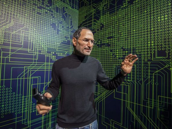 Stii de ce telefoanele iPhone nu au buton de ON/OFF? Steve Jobs a cerut personal asta