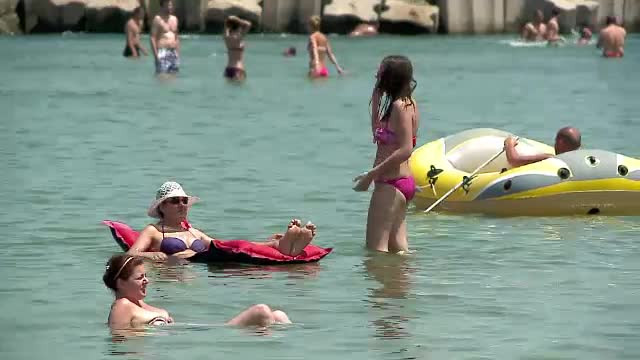 150 de lei - suma minima pe care trebuie sa o pregatiti pentru o zi pe litoral, pe langa cazare