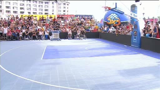 Cel mai mare turneu de baschet organizat vreodata la noi in tara se incheie in fata Parlamentului