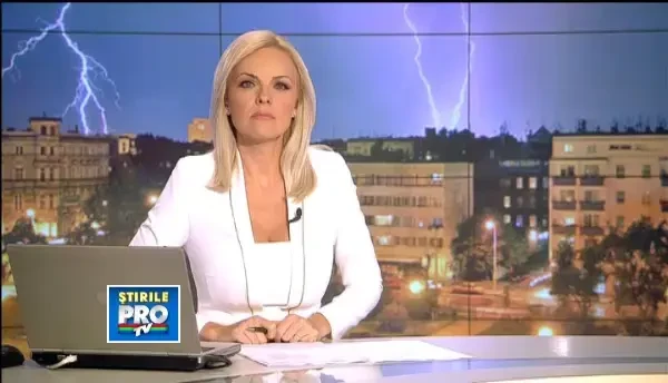 Ploile torentiale si vijeliile au ravasit vestul tarii. Copaci rupti si strazi acoperite de suvoaie