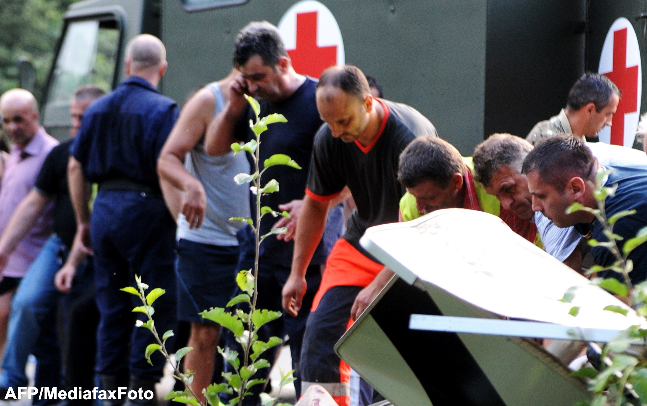 Lectia de omenie din Muntenegru. Zeci de oameni s-au asezat la cozi ca sa doneze sange pentru romani