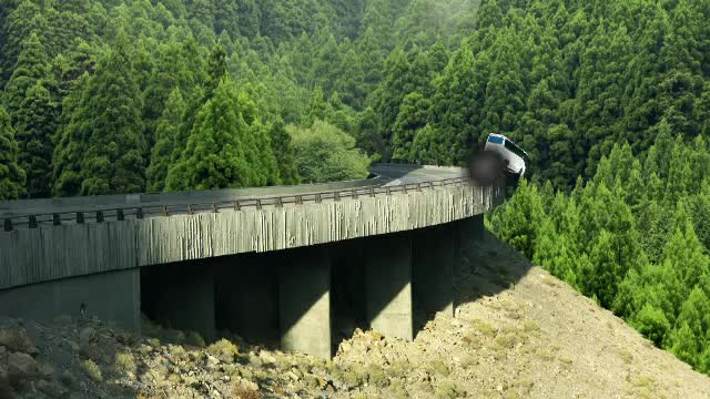 EXCLUSIV. Marturia unui barbat aflat in autocarul mortii din Muntenegru: "Soferul era in depasire"