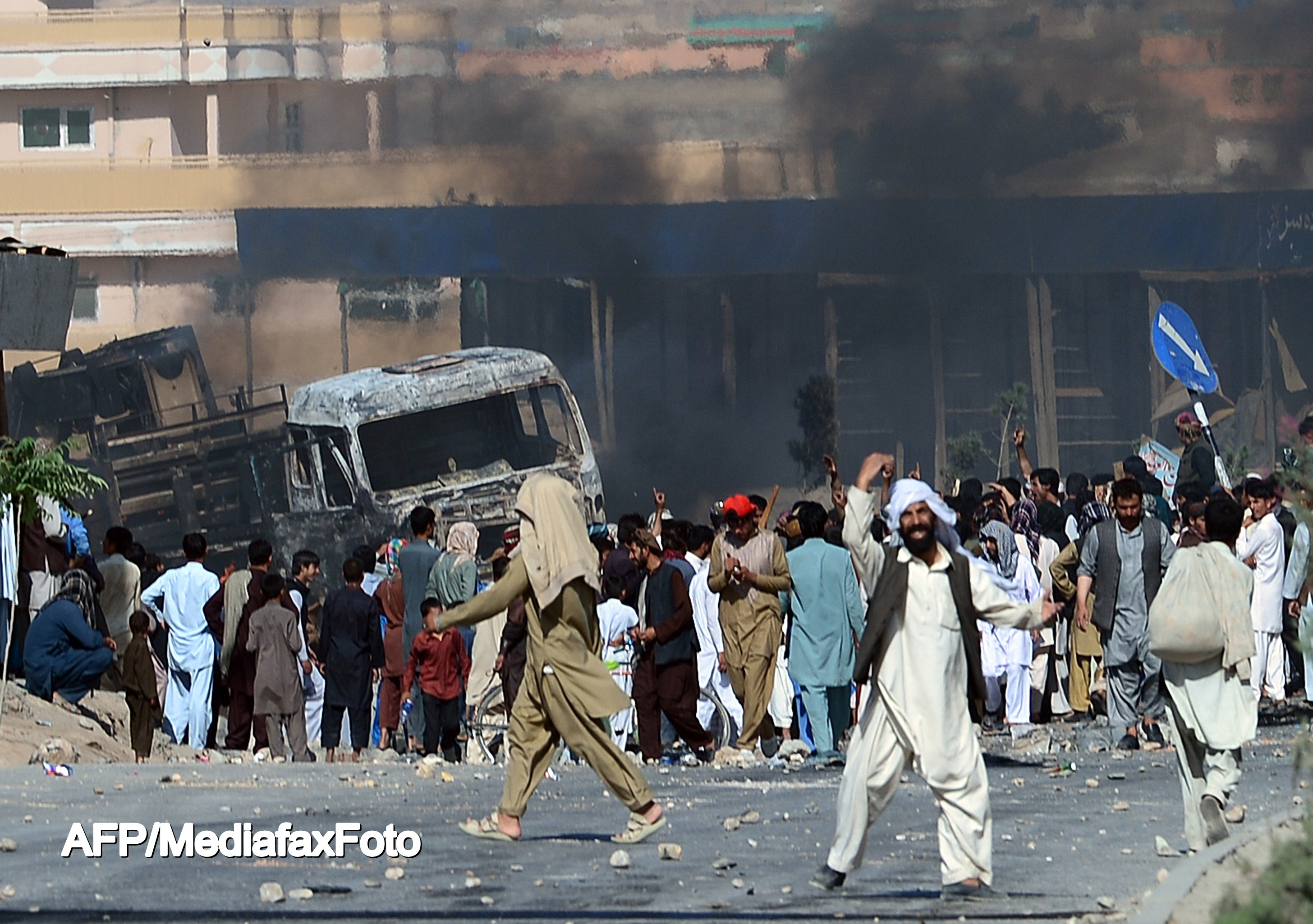 Atac la Kabul asupra birourilor CIA si palatului prezidential. Toti talibanii au fost ucisi. VIDEO