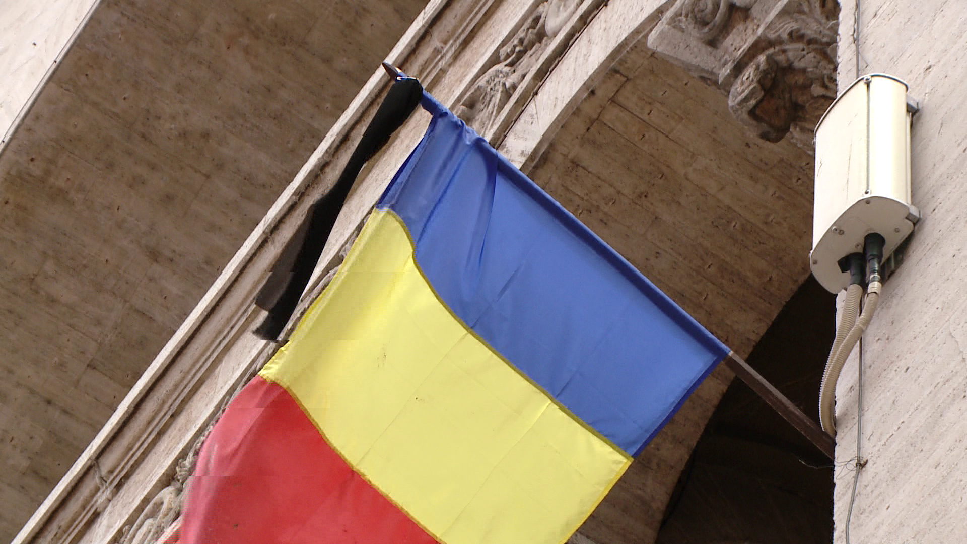 Aurora Morar si-a protejat fiica cu trupul si i-a salvat viata. Astazi va fi condusa pe ultimul drum