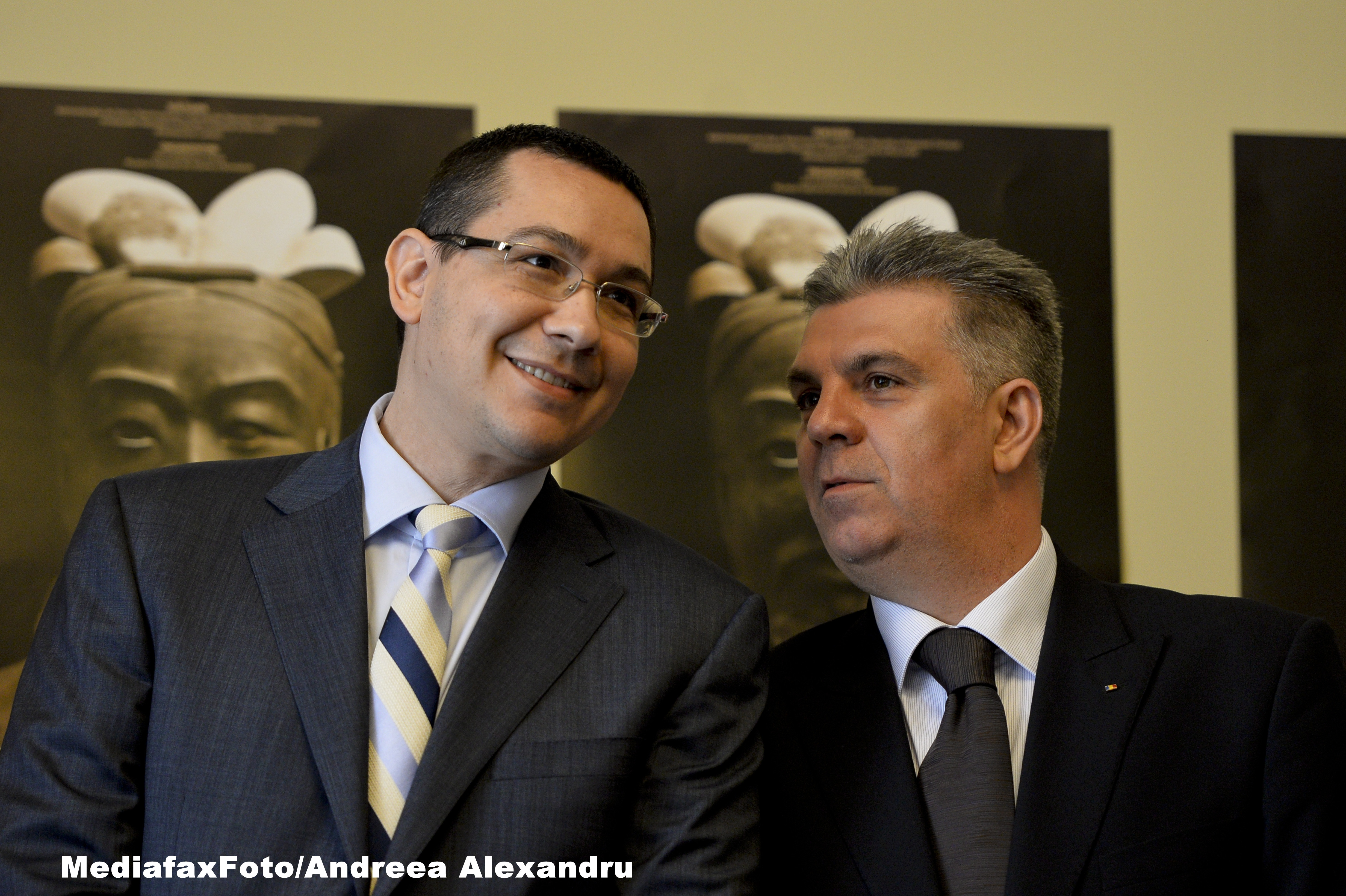 "Generalii" PSD se pregatesc pentru "lupta" de joi, cand are loc CExN al partidului. Zgonea: "E clar din ce echipa fac parte"