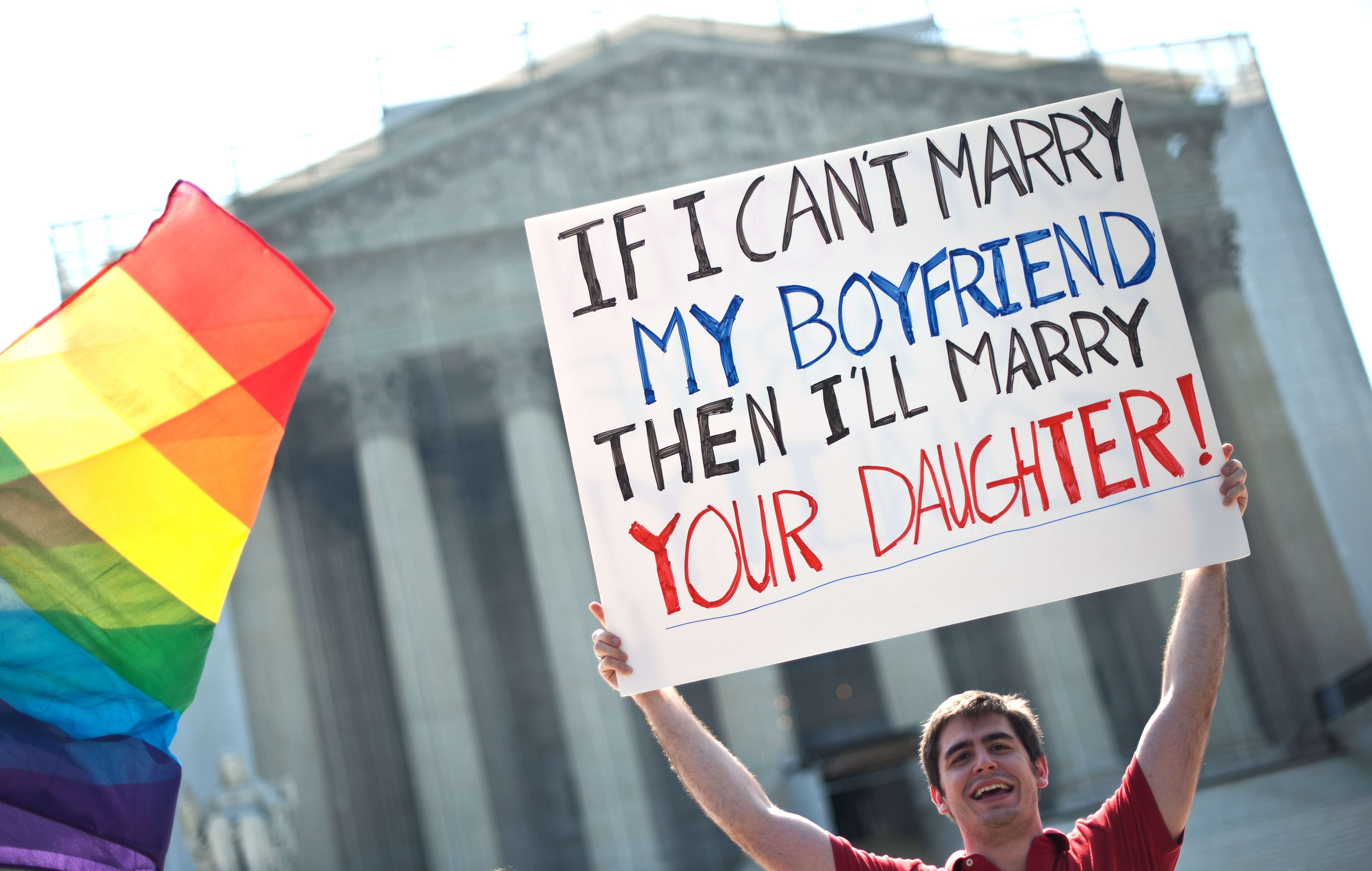 Curtea Suprema a SUA a invalidat legea ce defineste casatoria ca pe o uniune barbat-femeie