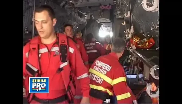 Imagini MApN din avioanele care i-au adus la Bucuresti pe cei raniti in accidentul din Muntenegru