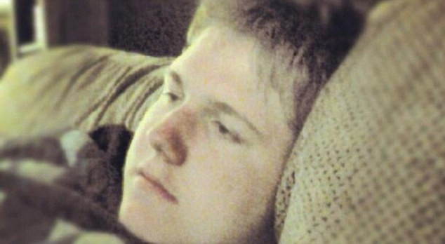 Un adolescent risca 8 ani de inchisoare din cauza mesajului de pe Facebook. Ce a scris