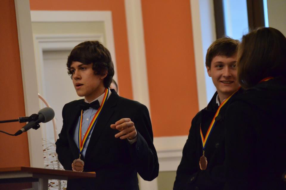 Discursurile,o noua vocatie pentru elevi.Un timisorean participa la Campionatul Mondial de Dezbateri