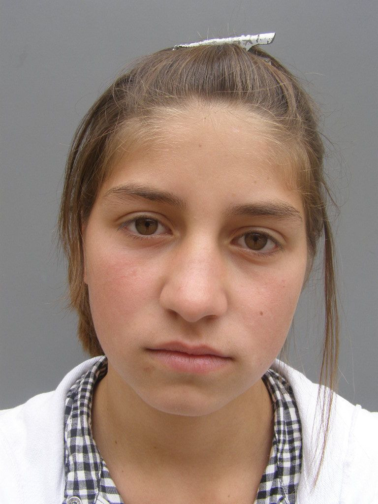 O fata de 13 ani, din Sibiu, a disparut de acasa. Politistii o cauta de 10 zile