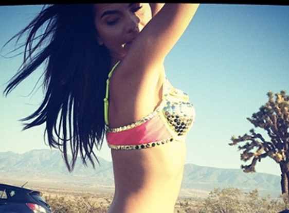 Fotografia cu Inna care a strans 50.000 de Like-uri in 17 ore. Ce poarta vedeta. FOTO