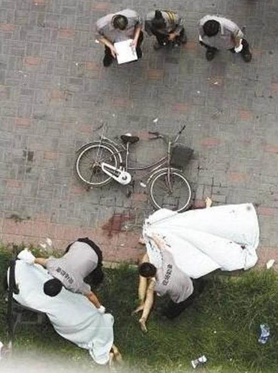 Doi tineri, vazuti facand sex sprijiniti de o fereastra. Ce s-a intamplat in urmatoarea secunda FOTO