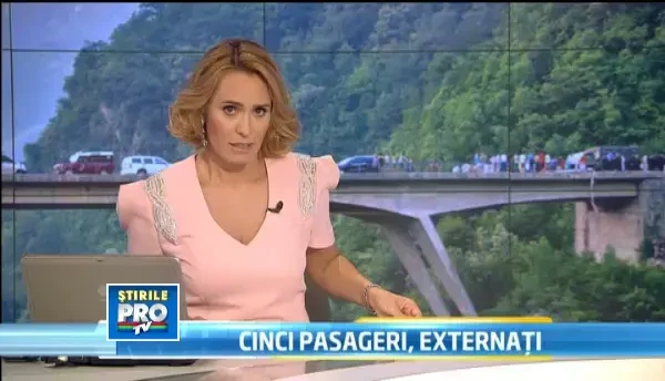 Zeci de rude, prieteni si colegi i-au adus un ultim omagiu Cameliei Pacuraru,