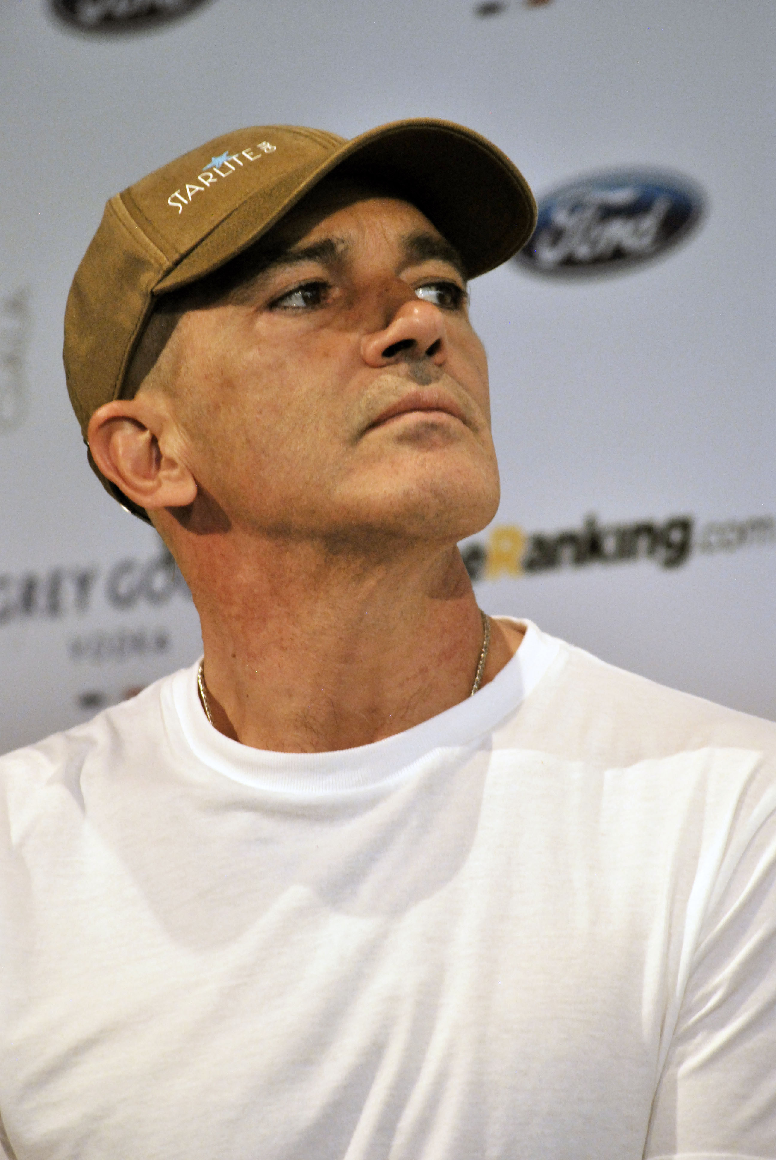 Transformarea radicala a lui Antonio Banderas. Cum arata astazi actorul de 53 de ani