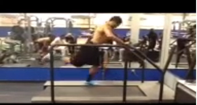 Cel mai controversat clip filmat in ultima saptamana la sala. Ce face barbatul din imagine. VIDEO