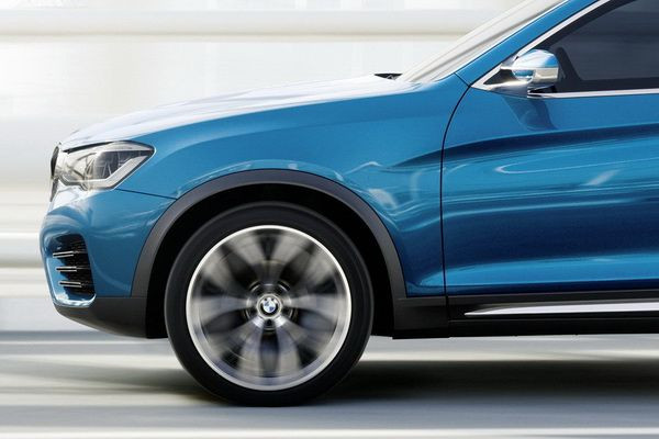 Eleganta si lux marca BMW. Imagini oficiale cu masina care darama Mercedes si Audi. GALERIE FOTO