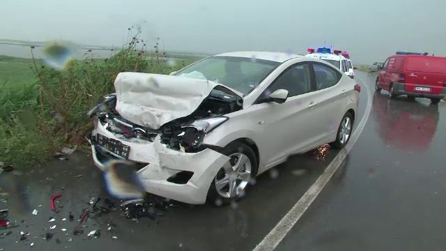Inconstienta unui sofer a bagat 7 oameni in spital. Elicopterul SMURD nu a putut ajunge la victime