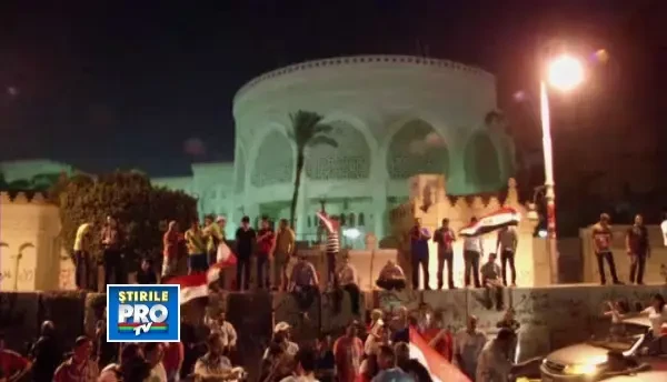 CLIPUL ZILEI. Confruntari violente in Egipt. Doua persoane au murit si cel putin 70 au fost ranite