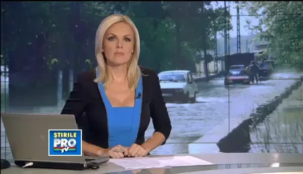 Masini inghitite de ape in Tulcea dupa ploile torentiale. COD PORTOCALIU in Ilfov si Calarasi