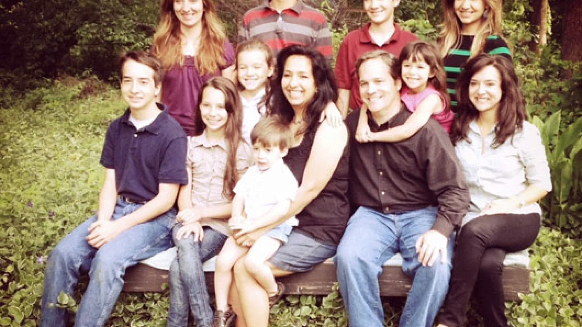 Povestea pustilor care au uimit lumea. 6 frati au intrat la facultate la 12 ani. Unde au ajuns