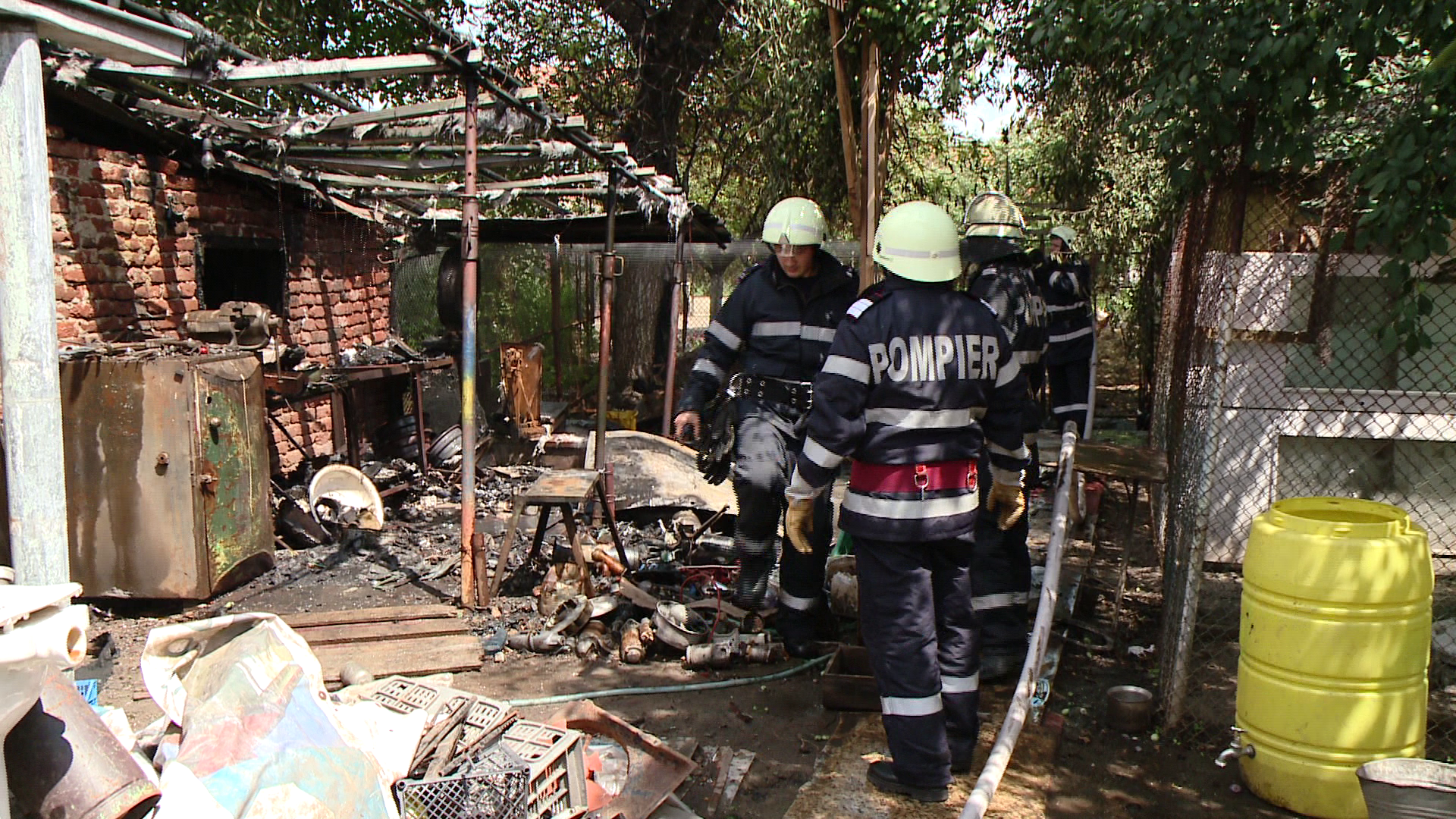 Pericol de explozie intr-o gospodarie din Ghiroda, dupa ce un incendiu a izbucnit la o anexa