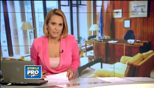 Elena Udrea a obtinut in urma divortului sase terenuri, trei cladiri si doua masini