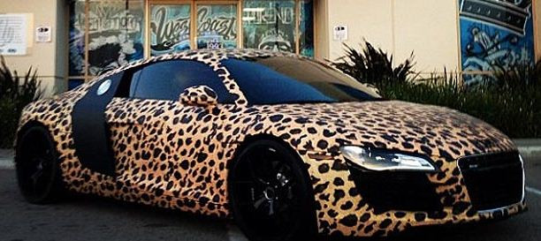 Toti fanii au ras de masina lui Justin Bieber. Ultima sa extravaganta a ajuns subiect de glume