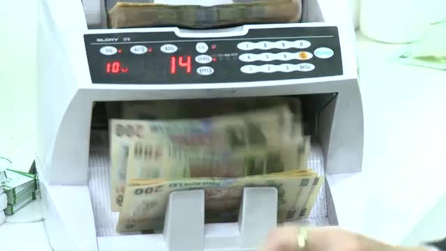 Prietenul la nevoie te fura