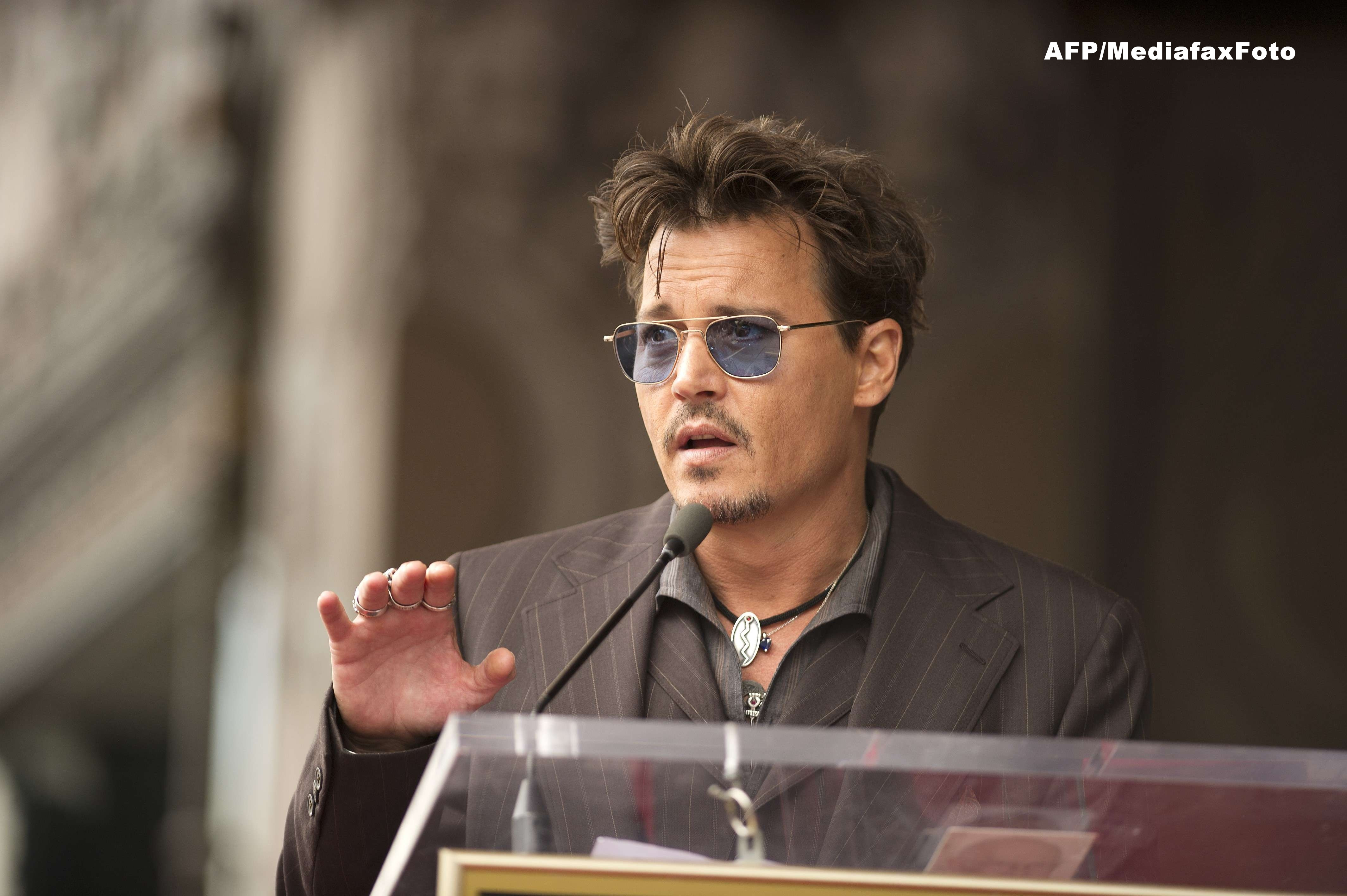 Johnny Depp, un amerindian plin de surprize in "Legenda calaretului singuratic". Premiera in Romania