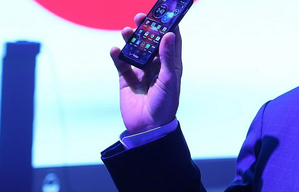 Compania in fata careia iPhone pierde teren lanseaza primul smartphone din era Google