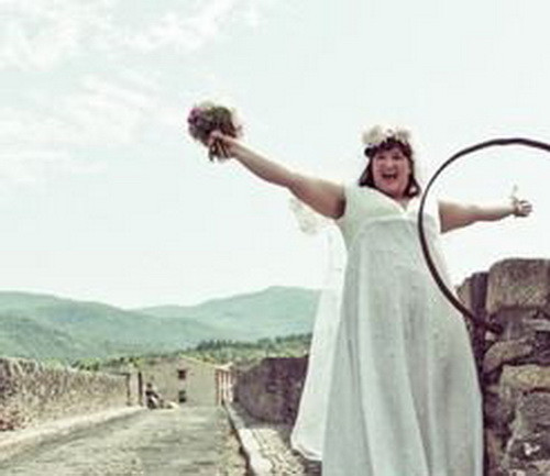 "Lumea spune ca sunt nebuna, dar eu m-am casatorit din dragoste". Cum arata sotul acestei femei FOTO