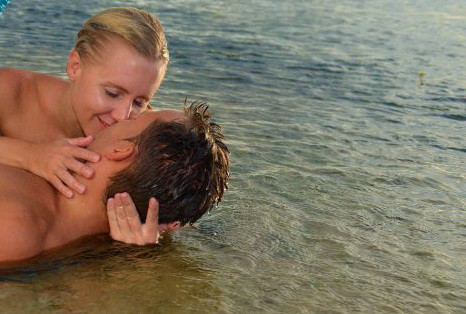 Povestea unui cuplu unic in lume. Cum arata de la mijloc in jos cei doi indragostiti. FOTO