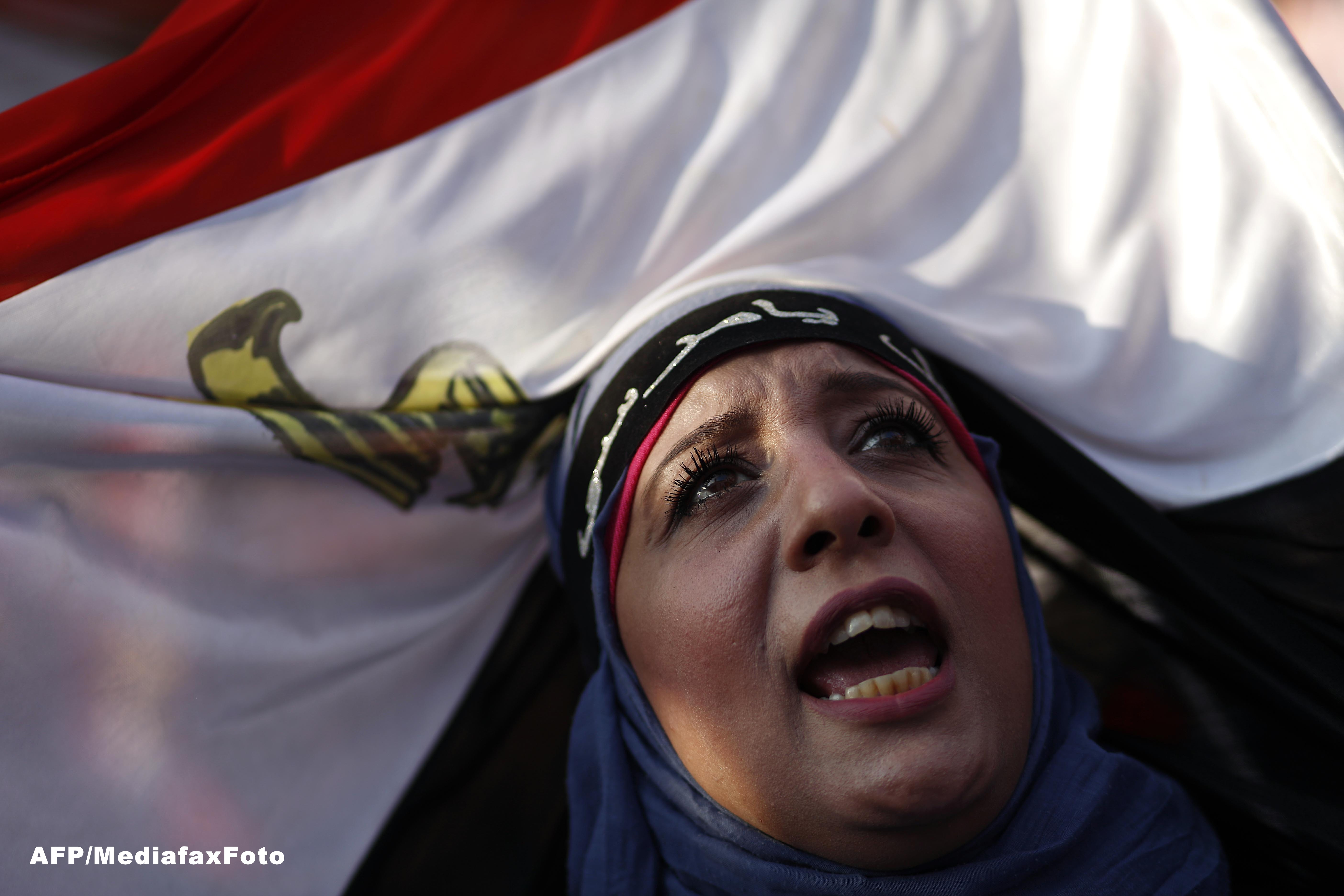 Adly Mansour a depus juramantul de presedinte interimar al Egiptului. Ce experienta profesionala are