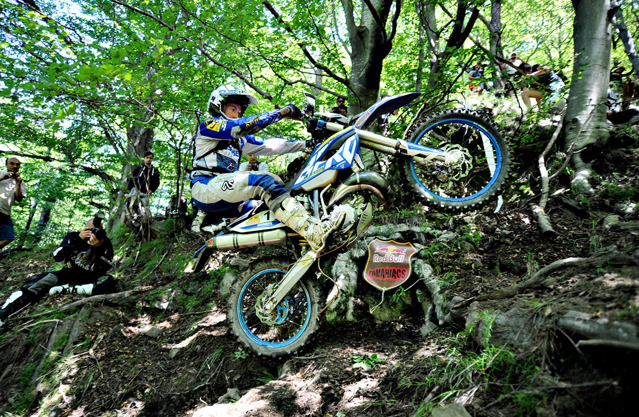 Prima zi de off-road la Red Bull Romaniacs: nici un om normal nu ar putea face asta fara ajutor