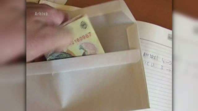 BACALAUREAT 2013. Cum au ajuns supraveghetorii sa inchida ochii la examene pentru sute de euro