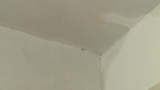 Ploile, cel mai bun inspector pentru verificarea reparatiilor facute la blocurile din Bucuresti