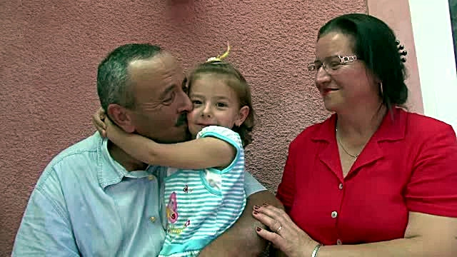 Statul roman, insensibil. Asistentii maternali care infiaza copii pierd alocatiile de crestere